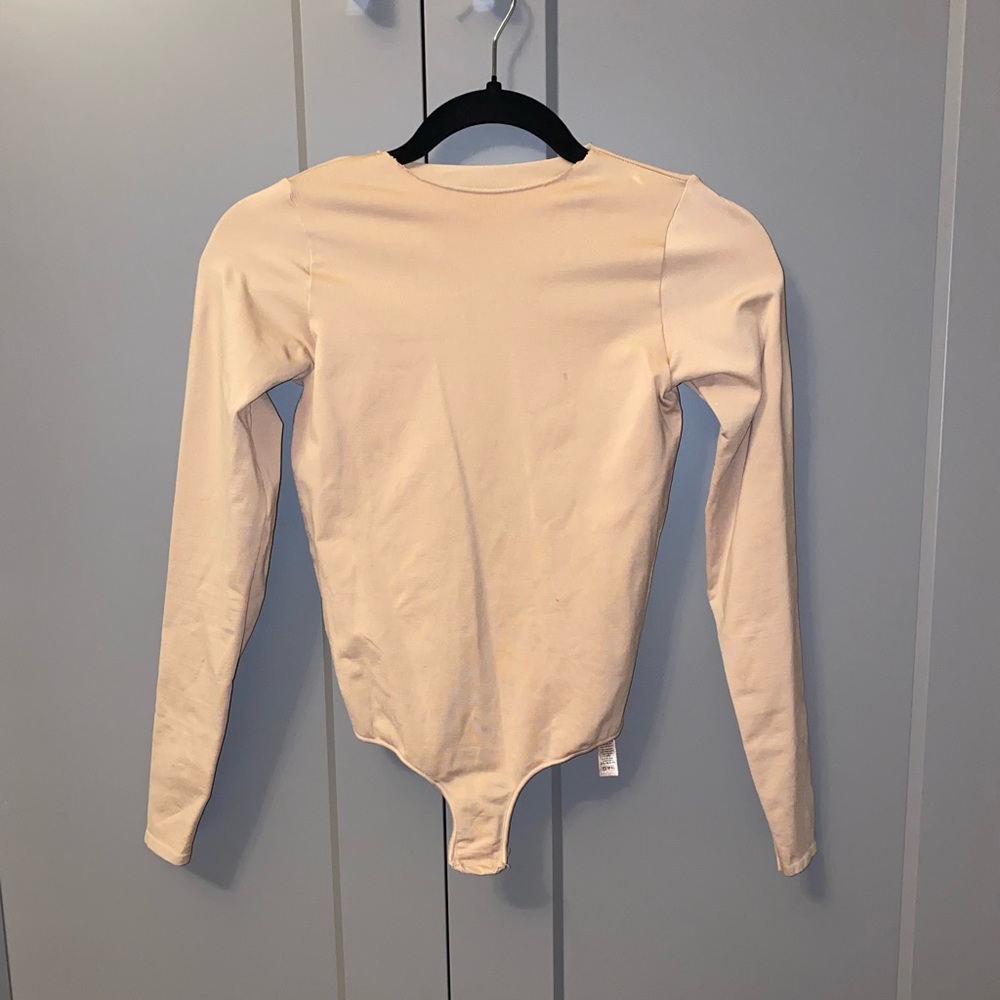 Skims body suit long sleeve (color sandstone)